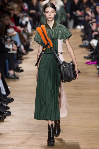 Look 4